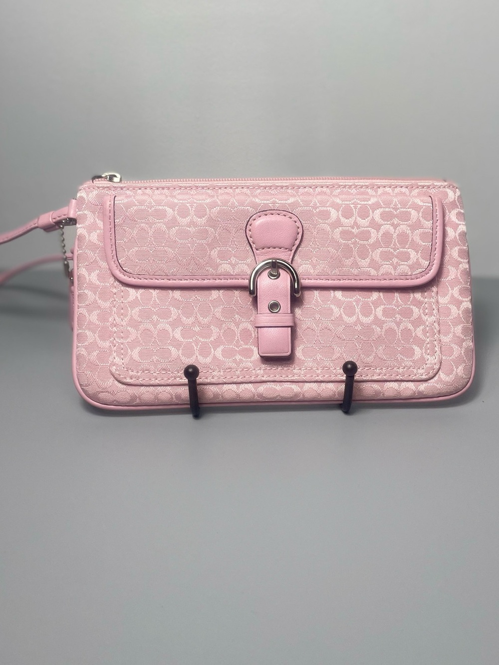Rare VINTAGE COACH Optic Pink Signature Soho Buckle Wristlet -COA